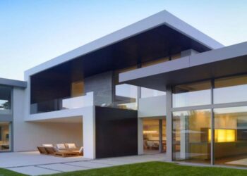 Minimalist House Design Architect Float Between The Striking Shapes