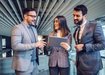 5 Reasons to Use a Commercial Real Estate Agent - Guiderock Commercial ...